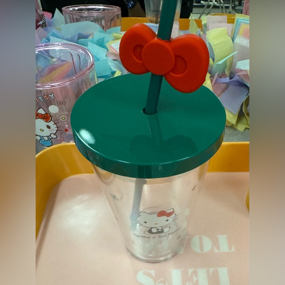 ‼️2025 Starbucks Korea‼️ Hello Kitty Clear 16 oz Tumbler Cup with Red Bow - Picture 2 of 6